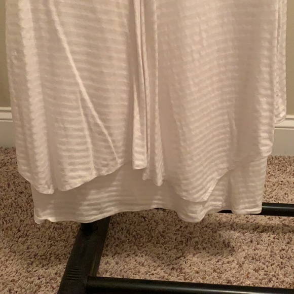 Super cute summer top! ☀️ - Picture 4 of 5